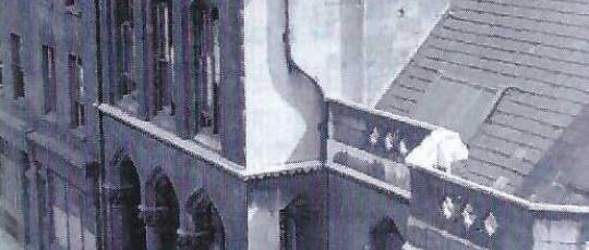 Black and white photo of St Clement Danes School in Houghton St